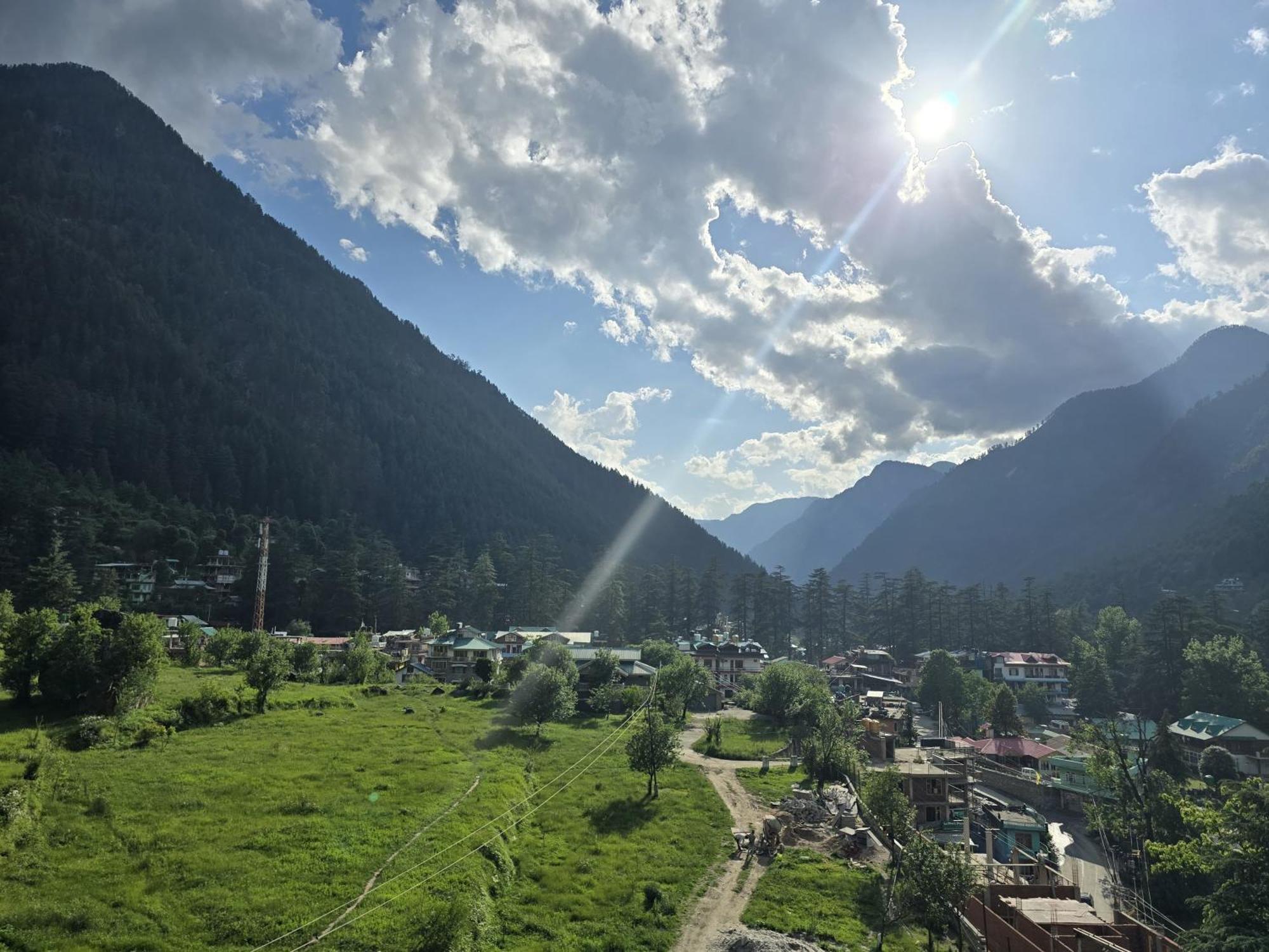 Hotel The Hillside à Kasol Extérieur photo